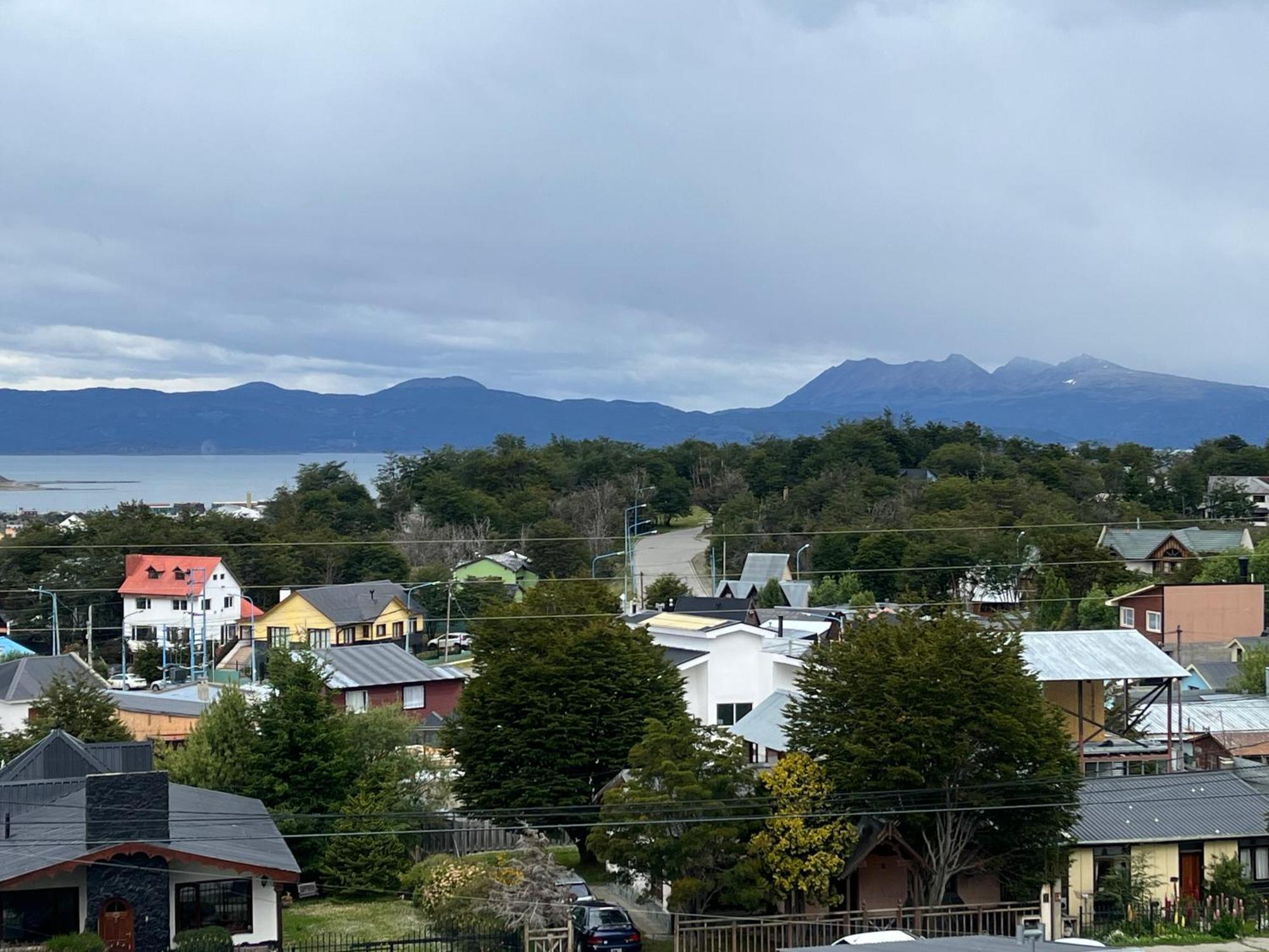 Ushuaia Aparts Depto 2 Apartment Exterior photo